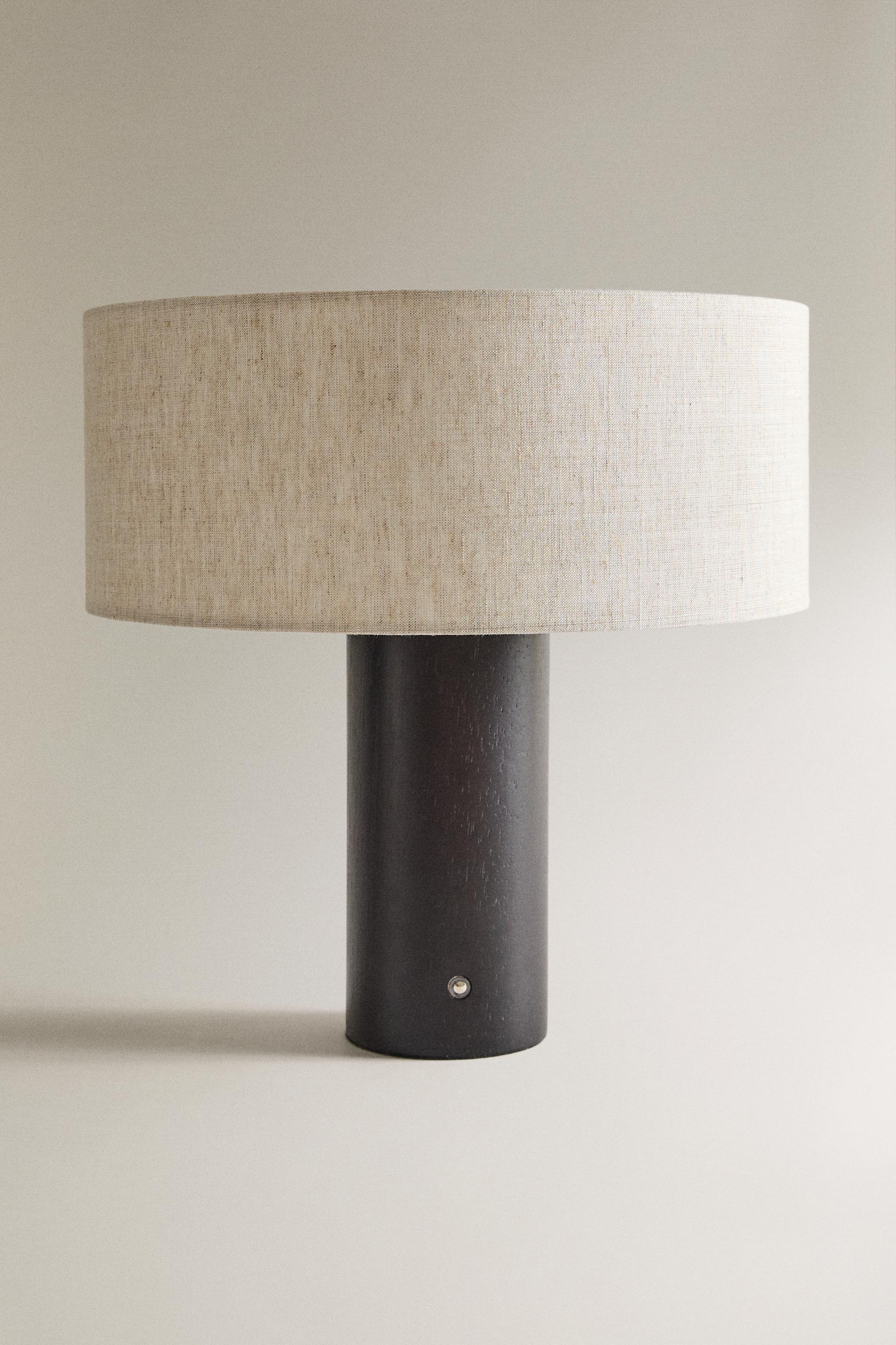 WOOD AND LINEN CORDLESS TABLE LAMP